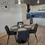 公寓 Karina Apartman