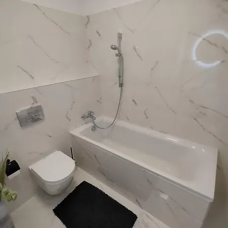 Karina Apartman *