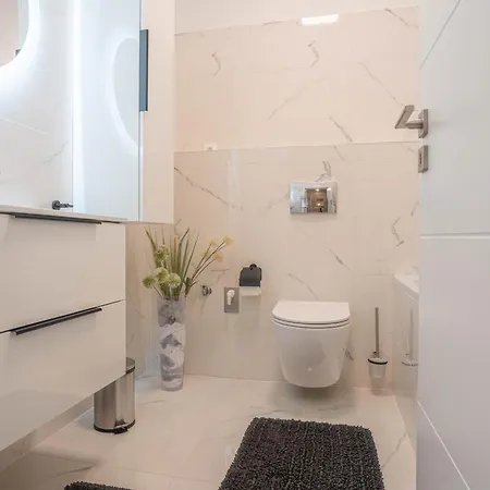 Karina Apartman Appartement Dunajská Streda