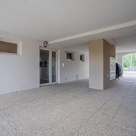 Karina Apartman *