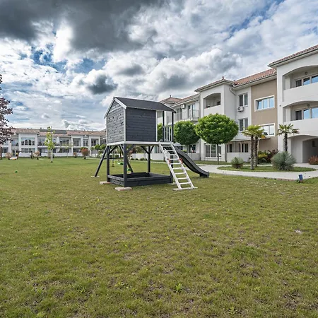 Karina Apartman *